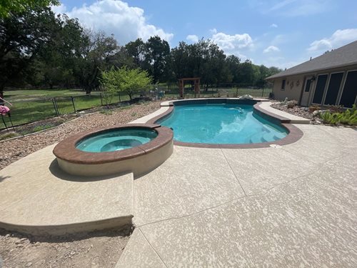 Sunstamp Coping In Sable
Pool Decks
SUNDEK San Antonio
