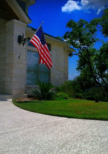 Classic Texture American Flag - Front Walkway Zavala Tx
Walkways & Stairs 
SUNDEK San Antonio
